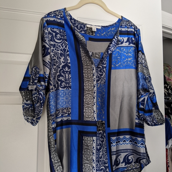 Miami (Francesca's) Blue Pattern 3/4 Sleeve Blouse - Picture 5 of 8